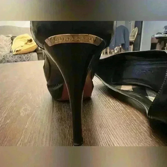 Burberry Black Leather Platform Pumps Size 39 - PREOWNED - Picture 6 of 10